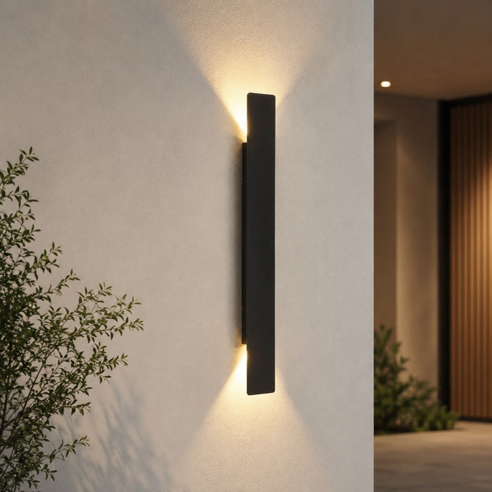 Nowoczesny kinkiet zewnętrzny LED 18W wykonany z aluminium, o klasie szczelności IP65, idealny do 5