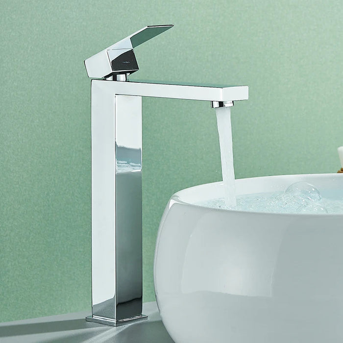 Bateria Umywalkowa Stojąca z Mieszaczem Ciepłej i Zimnej Wody – Elegancki Design ze Stali Nierdzewnej 2