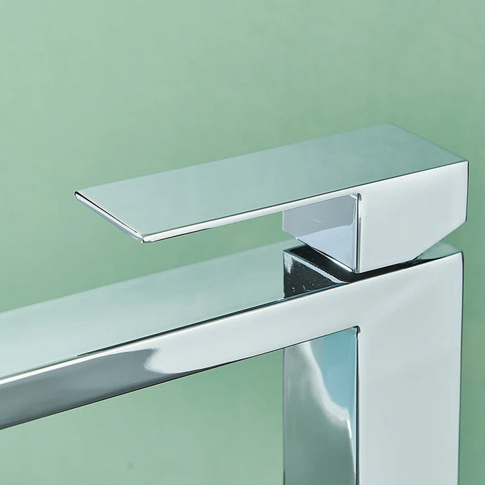 Bateria Umywalkowa Stojąca z Mieszaczem Ciepłej i Zimnej Wody – Elegancki Design ze Stali Nierdzewnej 3