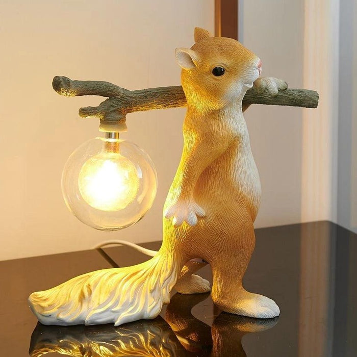 Lampa Stołowa Szklana Wiewiórka – Designerska Lampka do Salonu i Sypialni z Oświetleniem LED, 25 cm 1
