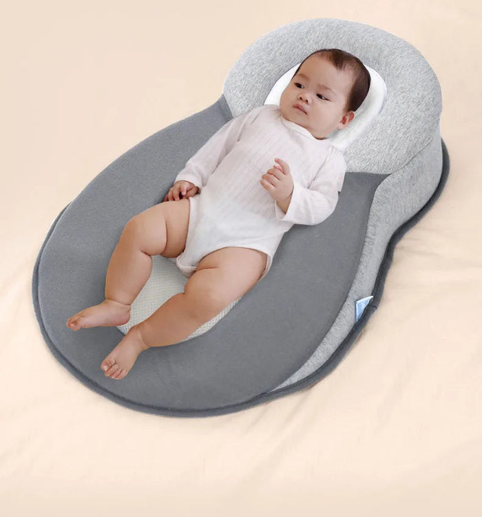 Ergonomiczna Poduszka Niemowlęca z Oddychającą Siateczką 3D – Miękka i Bezpieczna 1