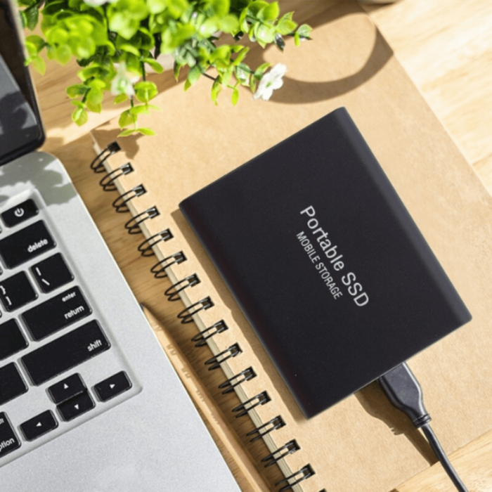 Zewnętrzny dysk SSD z szybkim złączem USB-C i wodoodporną konstrukcją 3