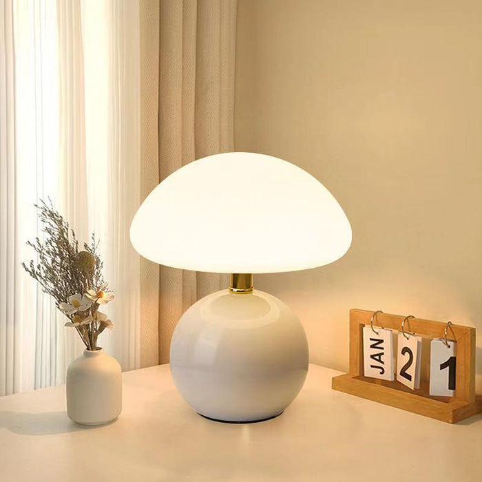 Francuska Kremowa Lampa Grzybkowa Bauhaus z Regulowanym Oświetleniem LED – 20 cm x 22 cm 1
