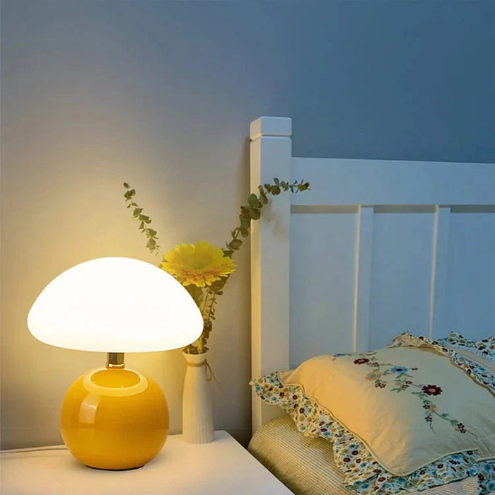 Francuska Kremowa Lampa Grzybkowa Bauhaus z Regulowanym Oświetleniem LED – 20 cm x 22 cm 2