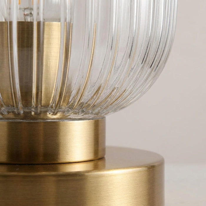 Lampa stołowa szklana z metalową podstawą LED w nowoczesnym designie, idealna do salonu i sypial 3
