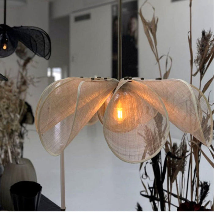 Lampa Kwiatowa Japandi – Elegancki Żyrandol Tekstylny z Przezroczystym Kloszem 2