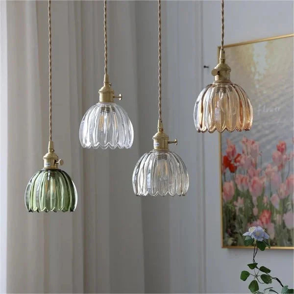 Japońska Lampa Wisząca Kwiatowa Retro – Szklana Lampa z Metalowym Wykończeniem 1