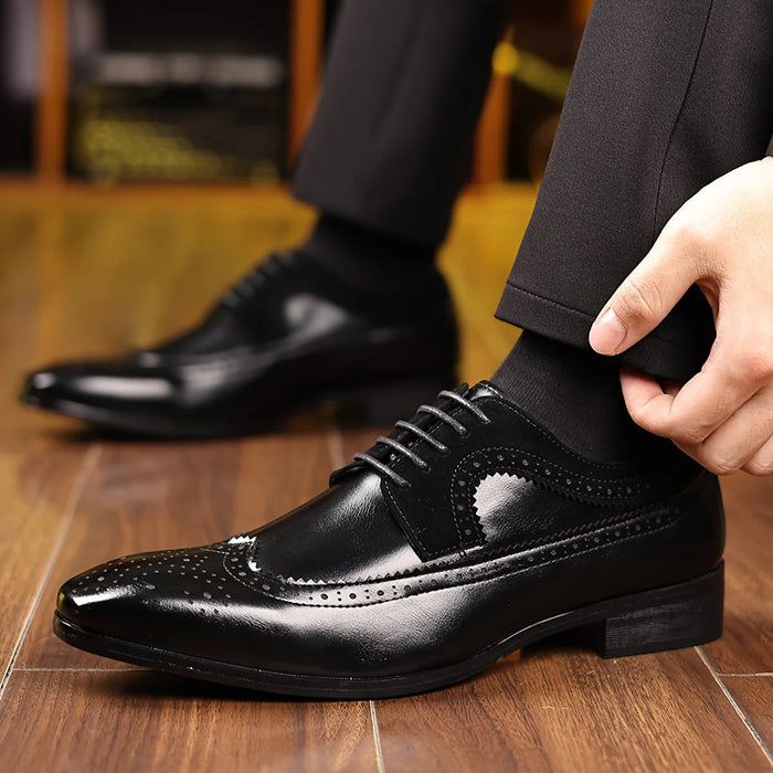 Męskie buty wizytowe o eleganckim, formalnym wzornictwie – czarna skóra, wygoda i trwałość 5