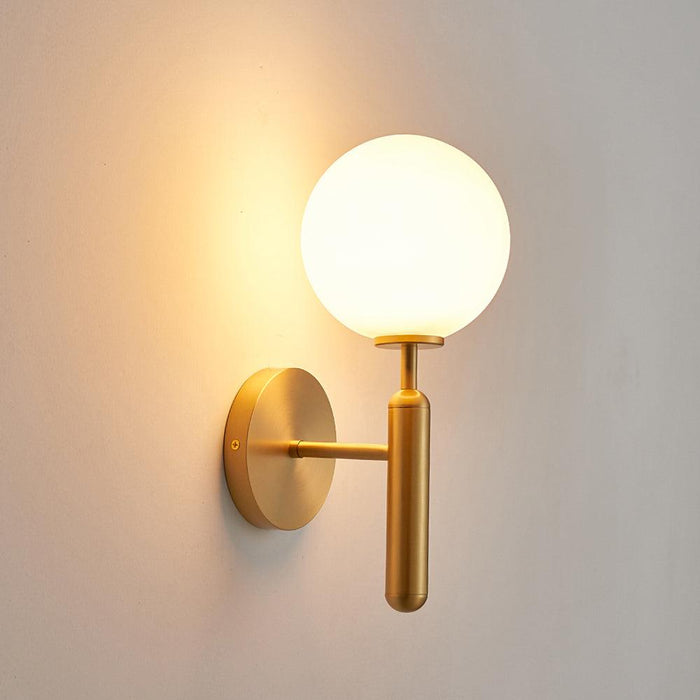 Minimalistyczna Lampa Ścienna z Mosiądzu i Szkła – Kinkiet Ścienny w Skandynawskim Stylu, Idealny do Wnętrz 1