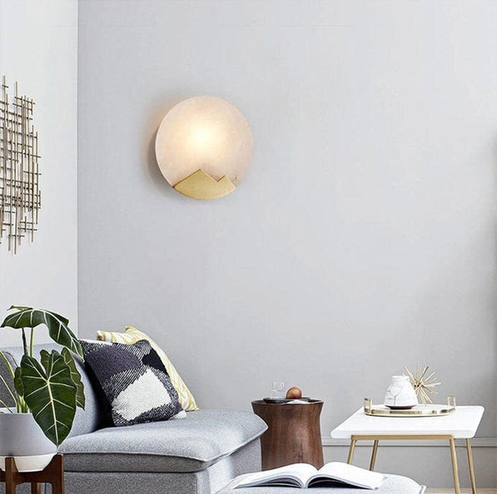 Minimalistyczna Lampa Ścienna z Marmurowym Abażurem i Mosiężnymi Elementami – Kinkiet E14 do Sypialni i Salonu 7