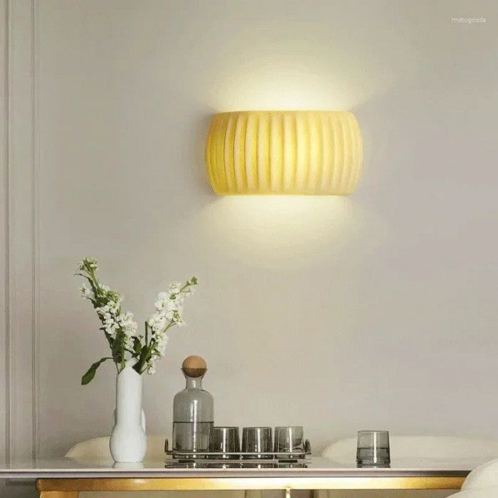 Nowoczesna Lampa Ścienna Art Deco z Żywicy – Kinkiet Ścienny w Zielonym, Pomarańczowym i Białym Kolorze 2