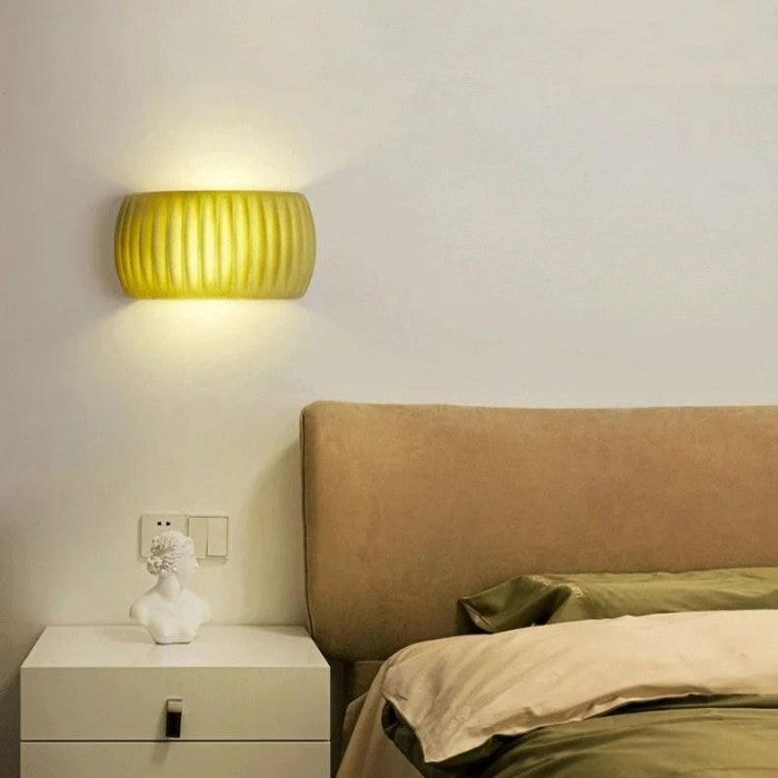 Nowoczesna Lampa Ścienna Art Deco z Żywicy – Kinkiet Ścienny w Zielonym, Pomarańczowym i Białym Kolorze 3