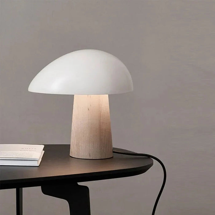 Nowoczesna Lampa Stołowa Juno z Drewnianymi Akcentami – Skandynawski Design do Salonów i Sypialni 2