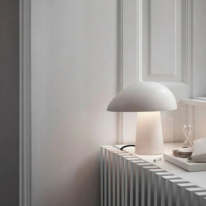 Nowoczesna Lampa Stołowa Juno z Drewnianymi Akcentami – Skandynawski Design do Salonów i Sypialni 5