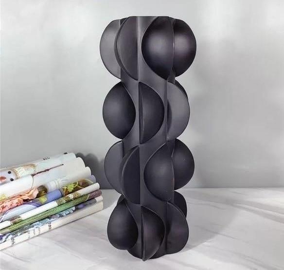 Nowoczesna Spiralna Waza z Żywicy w Kolorze Czarnym i Białym – Elegancka Dekoracja do Wnętrz 30x15x15 cm 3