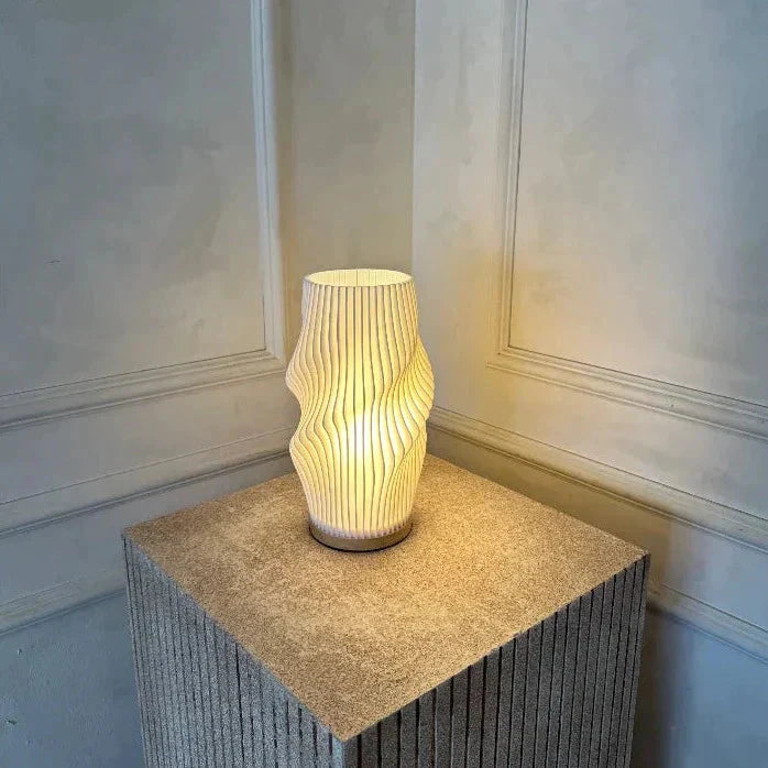 Nowoczesna Lampa Wavecrest z Funkcją Ściemniania i Portem USB – Elegancka Lampa do Biura, Sypialni i Salonu 6
