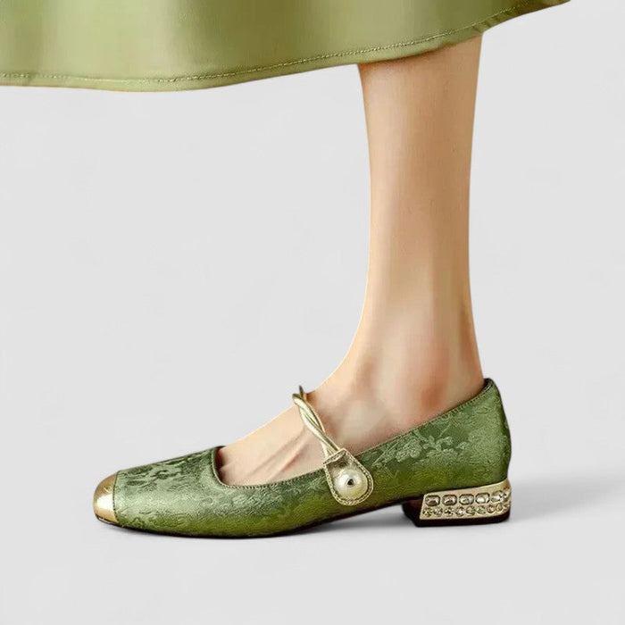 Ortopedyczne buty typu Mary Jane na niskim, blokowym obcasie – urok vintage i nowoczesna elegancja 1