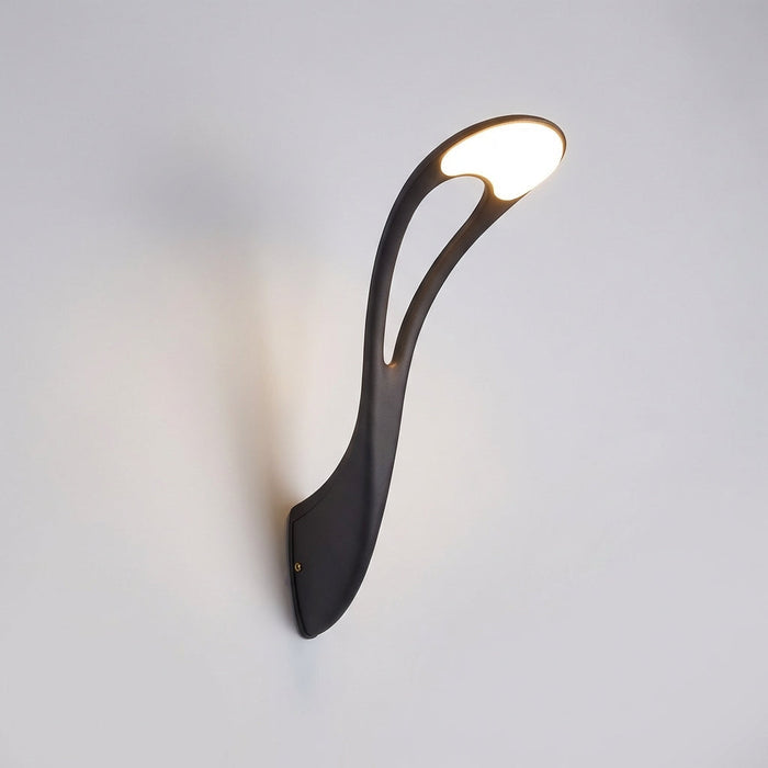 Kinkiet zewnętrzny LED z aluminiową obudową w nowoczesnym czarnym designie, odporny na war 2