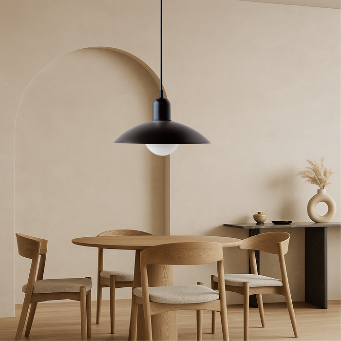 Lampa wisząca z zakrzywionym metalowym kloszem do oświetlenia kuchennego – minimalistyczna oprawa do wnętrz 2