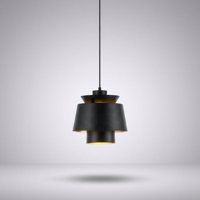 Lampa wisząca z regulowanym kablem, metalowa konstrukcja, ciepłe światło, idealna do salonu nad 0