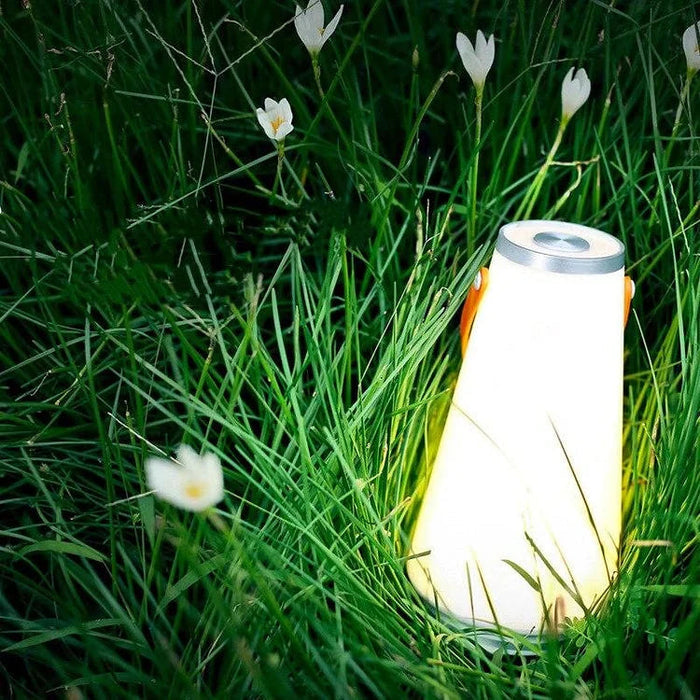 Przenośna Lampa Kempingowa LED z Uchwytami – 24 Godziny Światła, Regulowana Jasność, 360° Oświetlenie, Biała 1