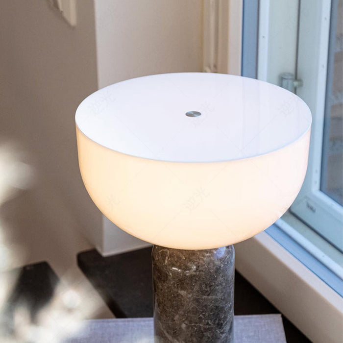 Marmurowa Lampa Stołowa Raja z LED – Elegancka Lampka Stołowa do Salonów, Biała, 35 cm, Nowoczesny Design 7