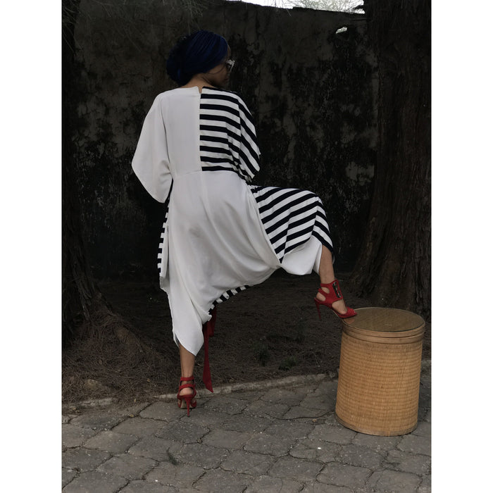 Reversible Favour Essouira in White With Black & White Stripe Détail