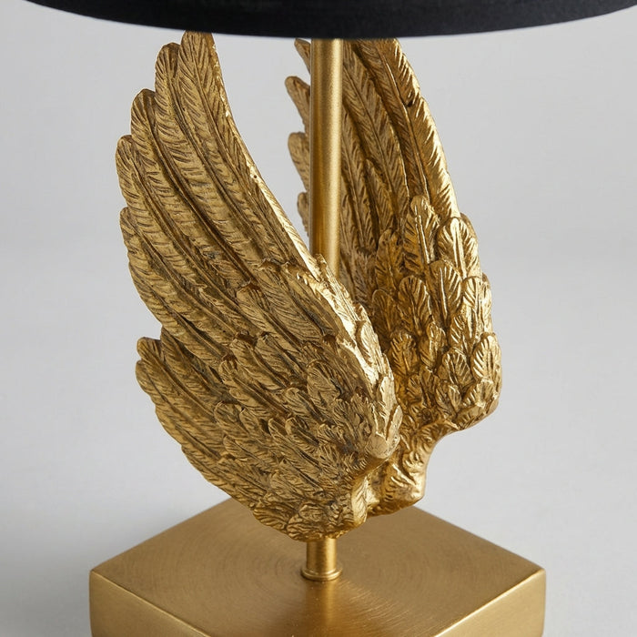 Lampa stołowa rzeźbiona z ciemnym abażurem i złotymi akcentami, idealna do elegan 2
