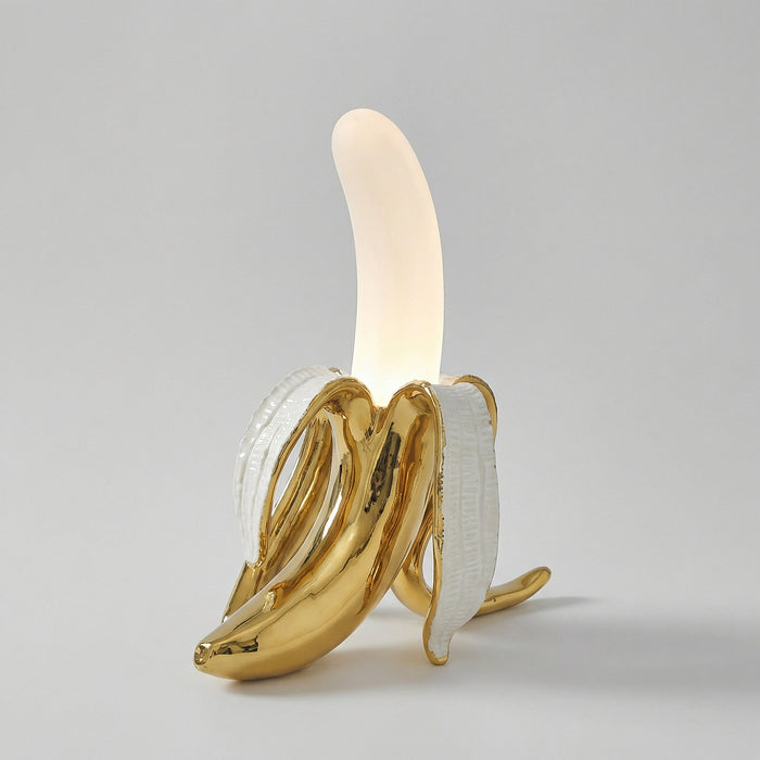 Lampa stołowa rzeźbiarska w stylu Art Deco, emitująca ciepłe światło, idealna do salon 2