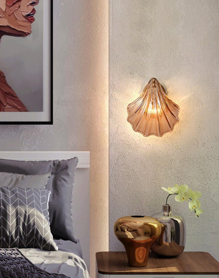 Kinkiet Ścienny Shell w Kształcie Muszli – Elegancka Lampa do Sypialni i Salonu, Mosiądz i Szkło, Miękkie Światło 2