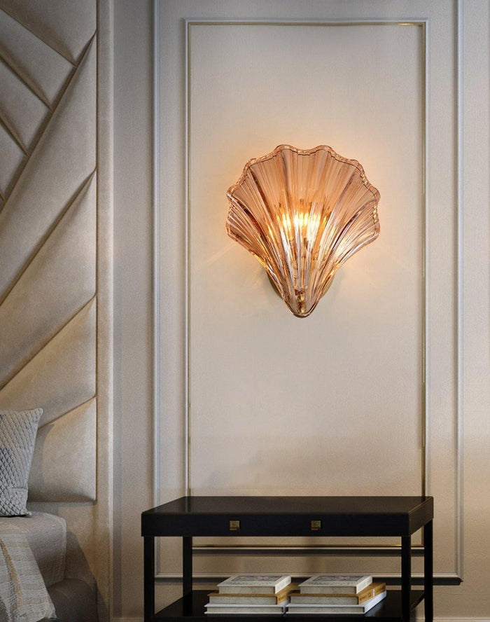 Kinkiet Ścienny Shell w Kształcie Muszli – Elegancka Lampa do Sypialni i Salonu, Mosiądz i Szkło, Miękkie Światło 4