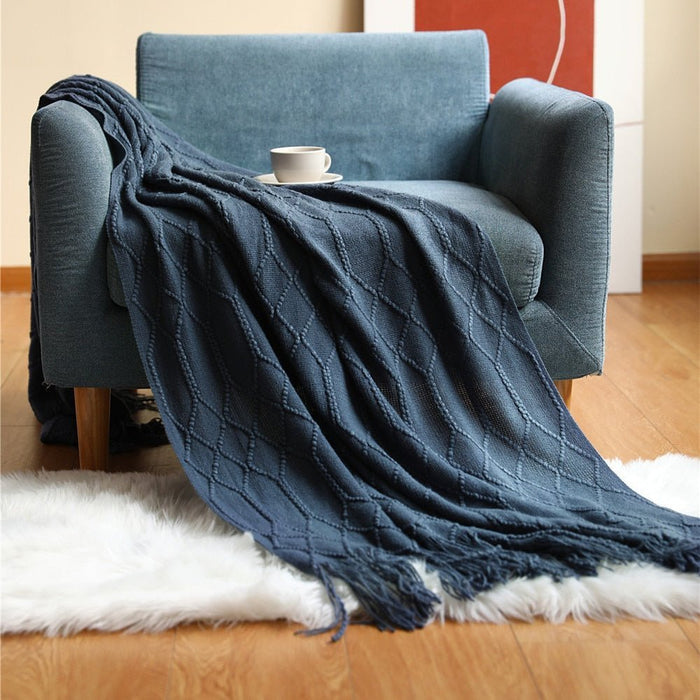 Miękki dzianinowy koc 130x160 cm – skandynawski design na sofę i łóżko, wygodny i trwały 6
