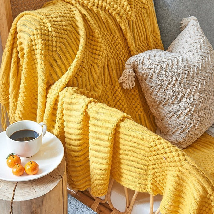 Miękki dzianinowy koc 130x160 cm – skandynawski design na sofę i łóżko, wygodny i trwały 7