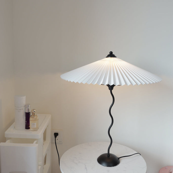 Lampa Stołowa Squiggle z Metalowym Wykończeniem – Nowoczesna Lampka do Salonów i Kreatywnych Wnętrz 1