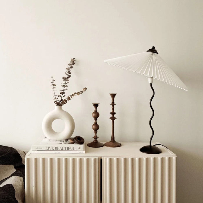 Lampa Stołowa Squiggle z Metalowym Wykończeniem – Nowoczesna Lampka do Salonów i Kreatywnych Wnętrz 3