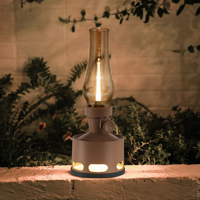 Zabytkowa Latarnia LED w Stylu Vintage – Elegancka Latarnia Ogrodowa z Wydajnością 160 Godzin 1