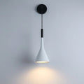 Lampa ścienna do czytania z regulowanym kablem w minimalistycznym skandynawskim designie, wykonana 0