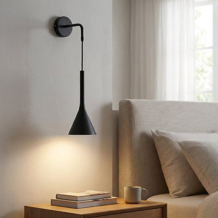 Lampa ścienna do czytania z regulowanym kablem w minimalistycznym skandynawskim designie, wykonana 1