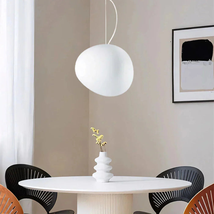 Lampa wisząca z białego kamienia – Elegancka i Nowoczesna 1