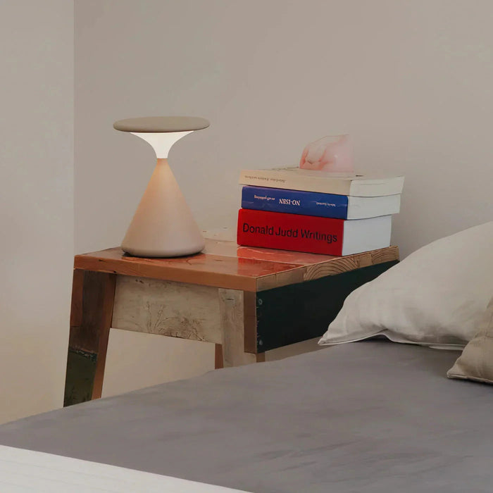 Bezprzewodowa lampa stołowa w kształcie klepsydry – Nowoczesny design i funkcjonalność 6