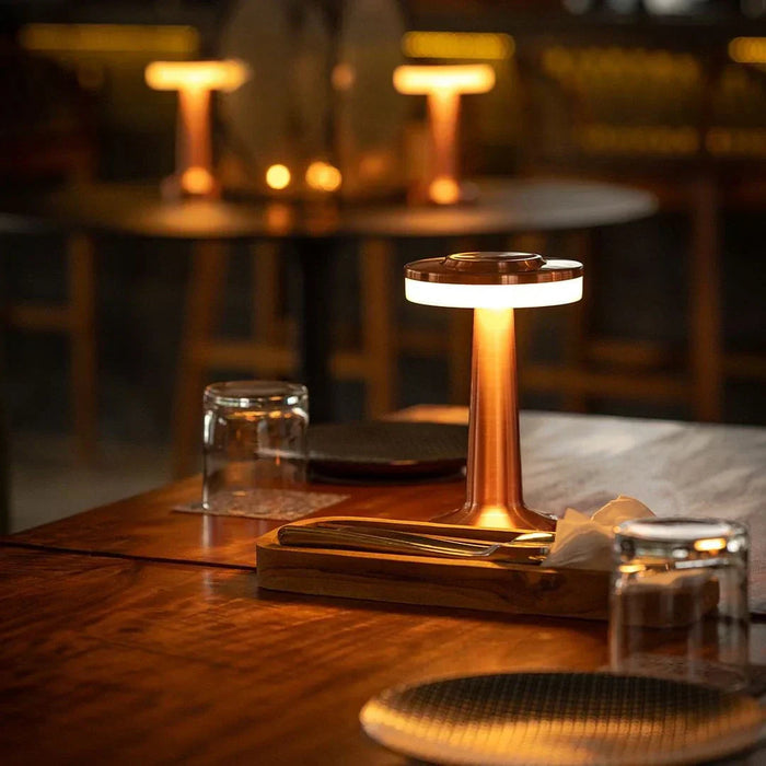 Bezprzewodowa lampa stołowa retro z regulowanym oświetleniem, idealna do salonów i sypialni 1