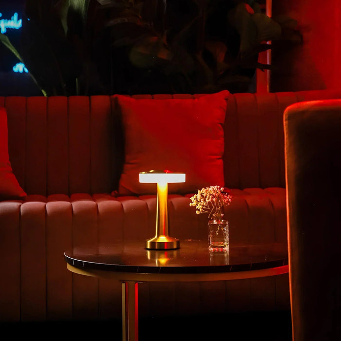 Bezprzewodowa lampa stołowa retro z regulowanym oświetleniem, idealna do salonów i sypialni 4