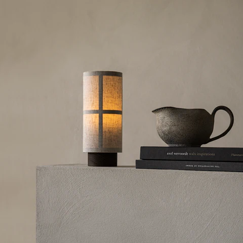 Lampa Stołowa Bezprzewodowa z Jedwabiu – Cylindryczny Klosz i Drewniana Podstawa do Salonów i Sypialni 4