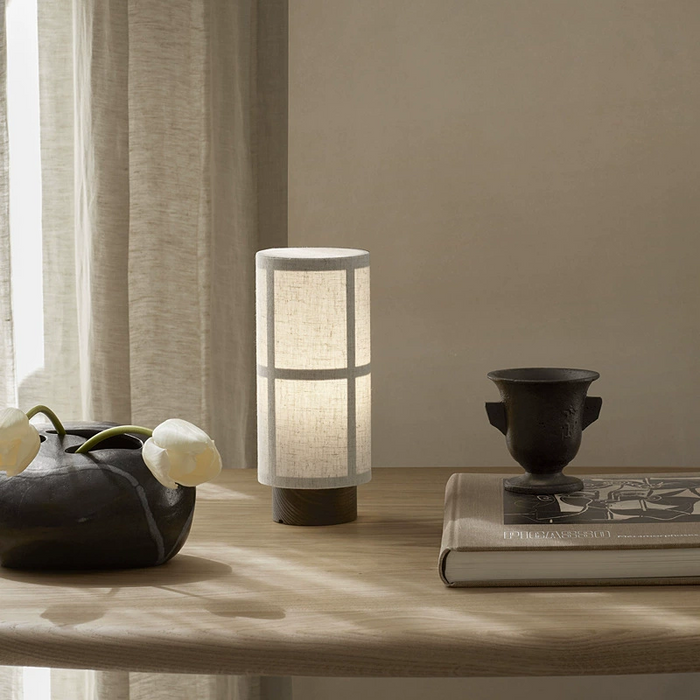 Lampa Stołowa Bezprzewodowa z Jedwabiu – Cylindryczny Klosz i Drewniana Podstawa do Salonów i Sypialni 6