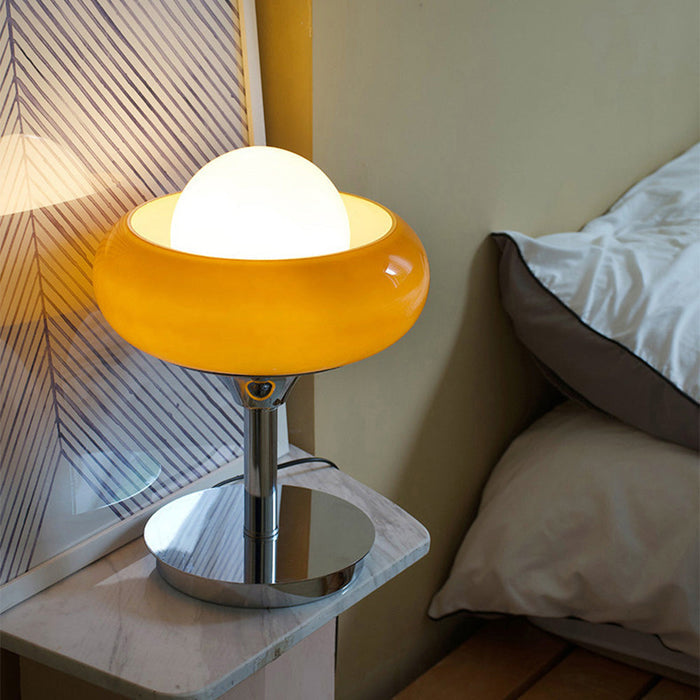 Żółta Szklana Lampa Stołowa Bauhaus z Minimalistyczną Podstawą – Lampy Stołowe do Salonów i Wnętrz 1